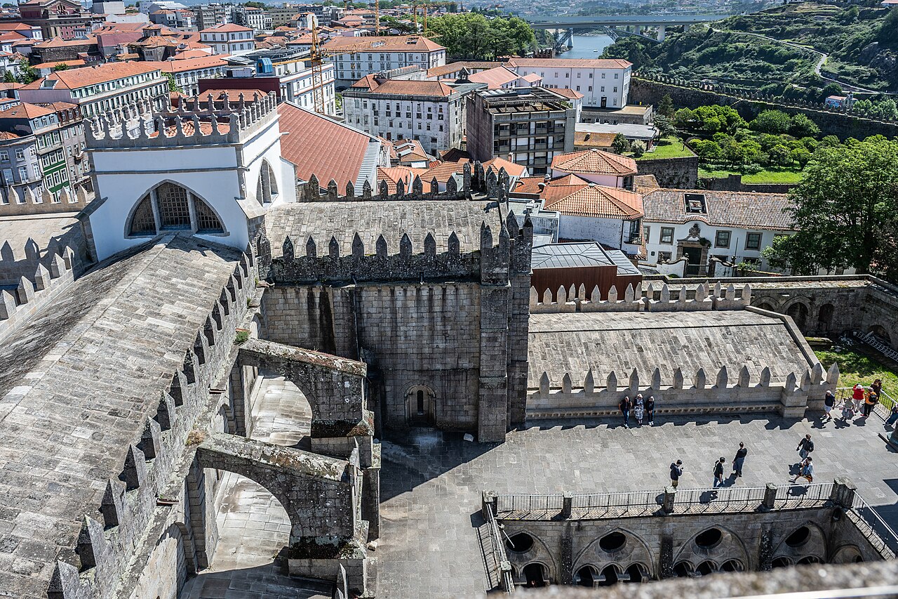 Catedral y tejados de Oporto